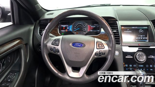 Ford Taurus 2015 — photo 13