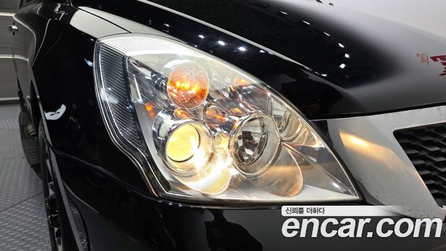 Kia Canival 2012 — photo 8