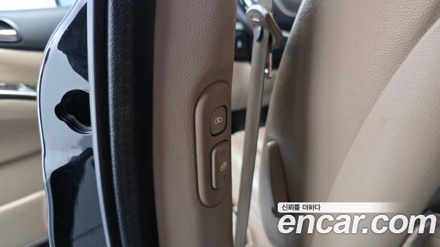 Kia Canival 2012 — photo 29