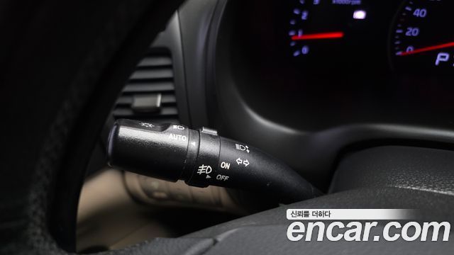 Kia Canival 2012 — photo 31