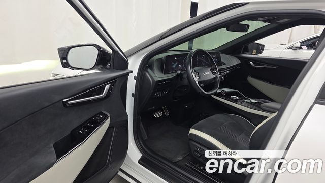 Kia EV6 2022 — photo 13