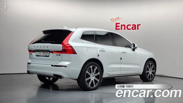 Volvo XC60 2019 — photo 2