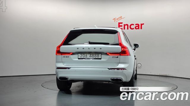 Volvo XC60 2019 — photo 4