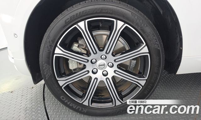 Volvo XC60 2019 — photo 5