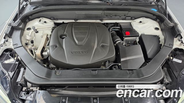 Volvo XC60 2019 — photo 6