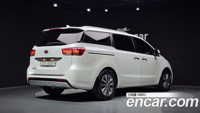 Kia Canival 2016 — photo 2