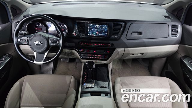 Kia Canival 2016 — photo 10
