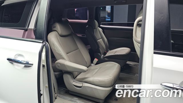 Kia Canival 2016 — photo 17