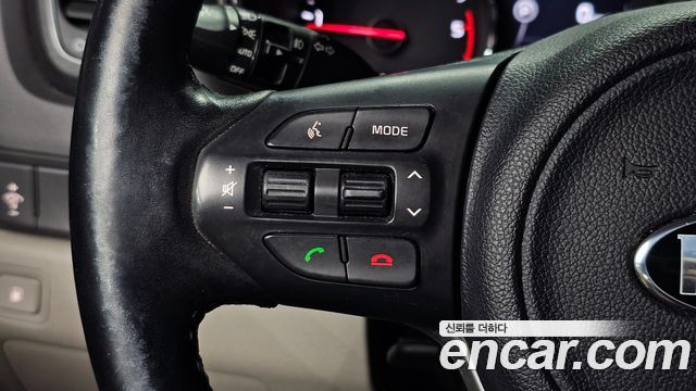 Kia Canival 2016 — photo 21