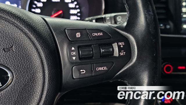 Kia Canival 2016 — photo 22