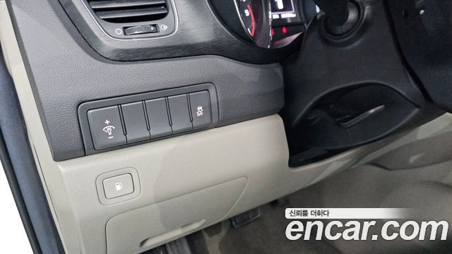 Kia Canival 2016 — photo 23