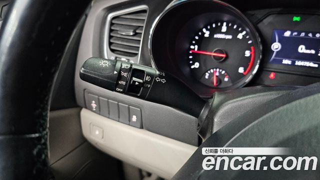 Kia Canival 2016 — photo 24