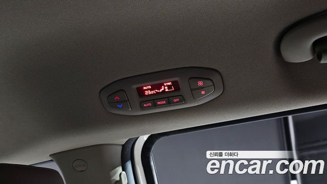 Kia Canival 2016 — photo 30