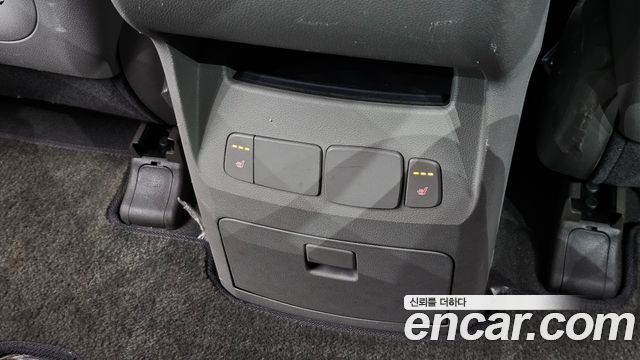 Kia Canival 2016 — photo 31