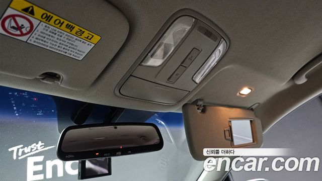 Kia Canival 2016 — photo 32