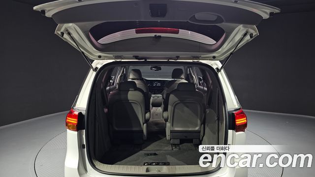 Kia Canival 2016 — photo 33