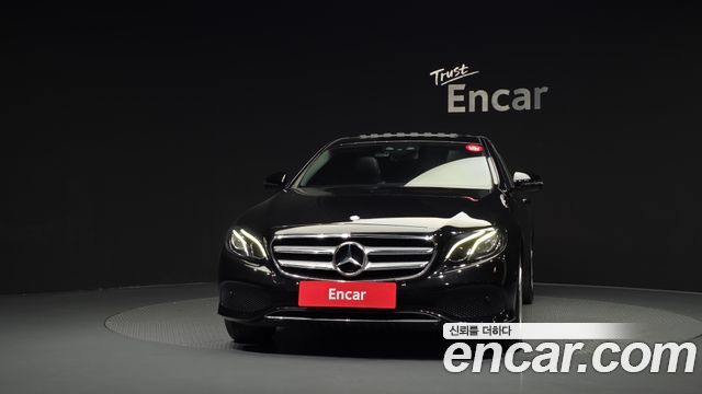 Mercedes-Benz E-Class 2017 — photo 3