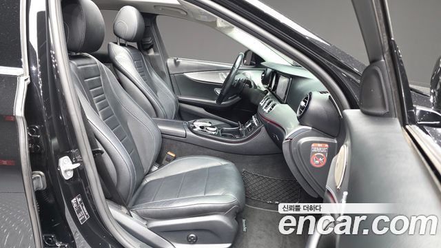 Mercedes-Benz E-Class 2017 — photo 11