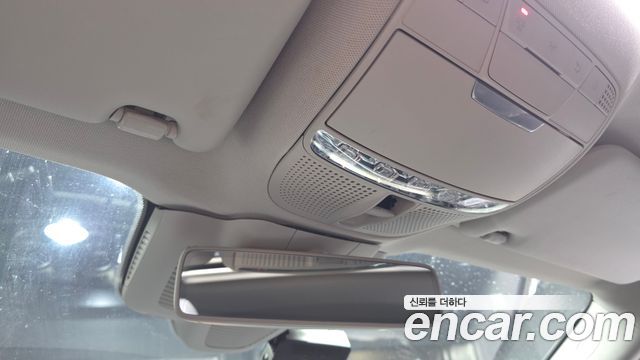 Mercedes-Benz E-Class 2017 — photo 18