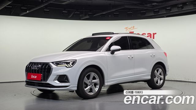 Audi Q3 2020 — photo 1