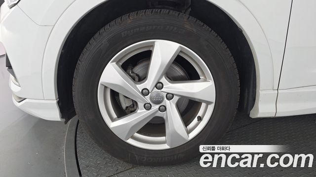 Audi Q3 2020 — photo 5