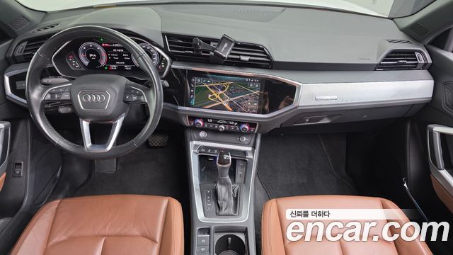 Audi Q3 2020 — photo 10