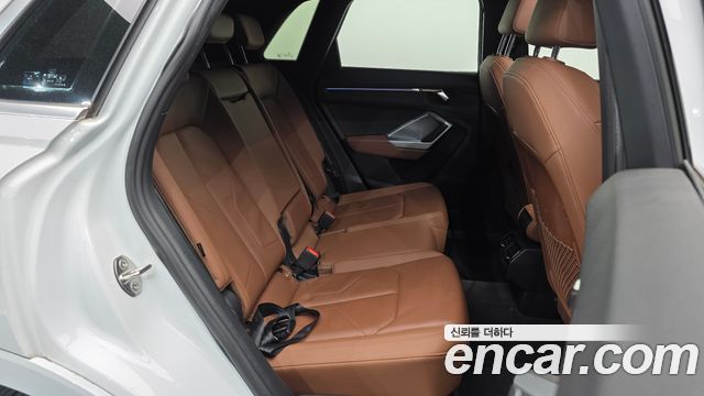 Audi Q3 2020 — photo 18