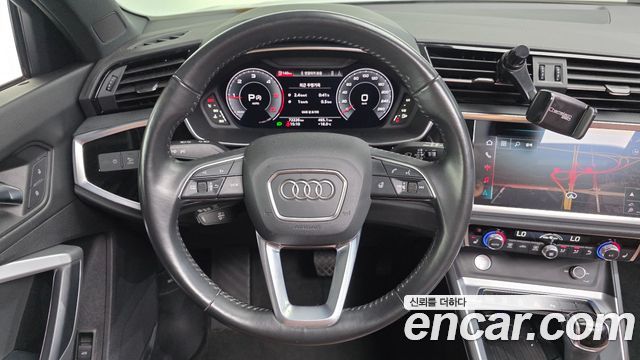 Audi Q3 2020 — photo 19