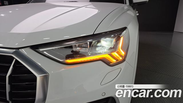Audi Q3 2020 — photo 8