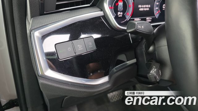 Audi Q3 2020 — photo 28