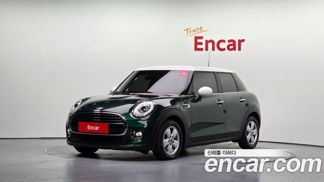Mini Cooper 2018 — photo 1