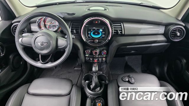Mini Cooper 2018 — photo 10