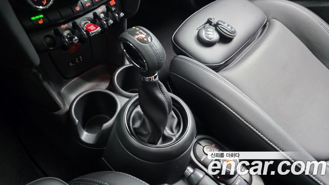 Mini Cooper 2018 — photo 12