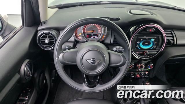 Mini Cooper 2018 — photo 20