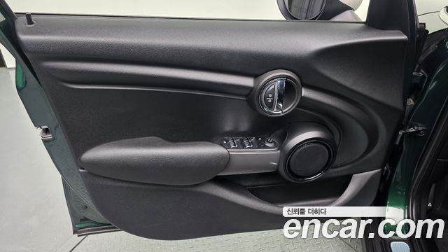 Mini Cooper 2018 — photo 14