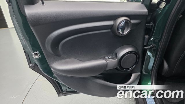 Mini Cooper 2018 — photo 15