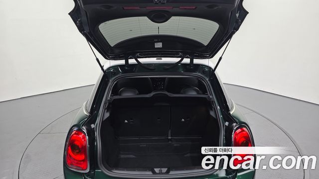 Mini Cooper 2018 — photo 28