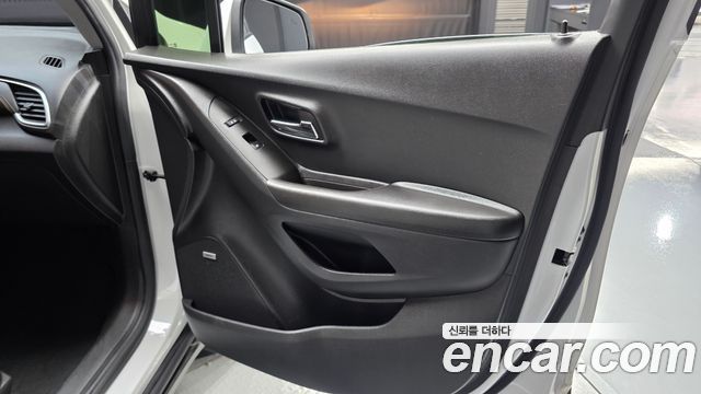 Chevrolet Korea Trax 2022 — photo 14