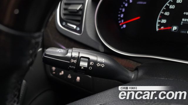 Kia K7 2013 — photo 31