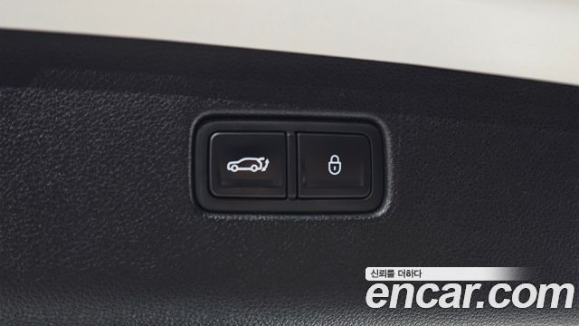 Genesis GV70 2022 — photo 38