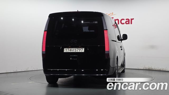 Hyundai Staria 2025 — photo 4