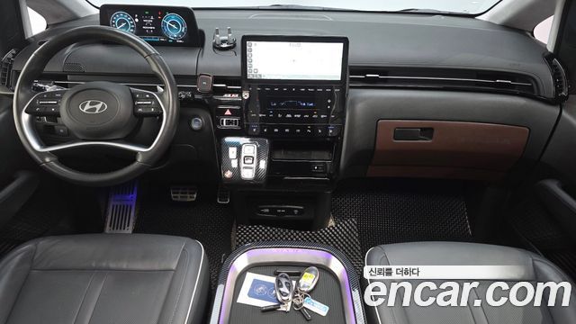 Hyundai Staria 2025 — photo 7