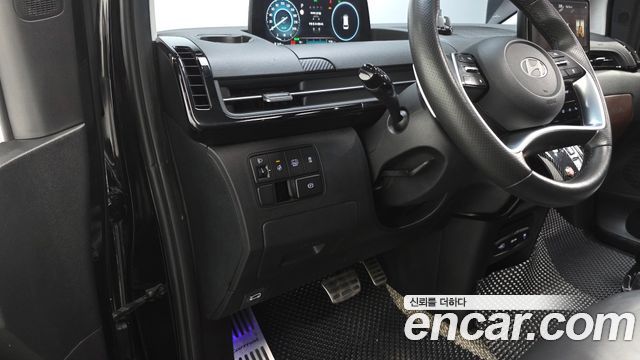 Hyundai Staria 2025 — photo 13