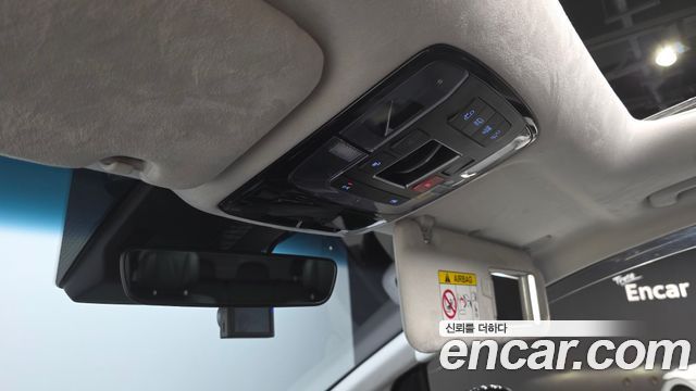Hyundai Staria 2025 — photo 18