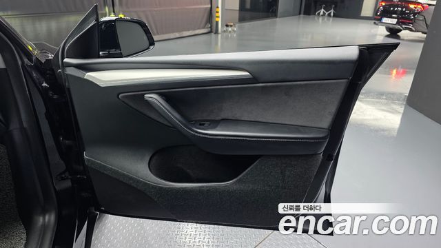 Tesla Model Y 2024 — photo 15