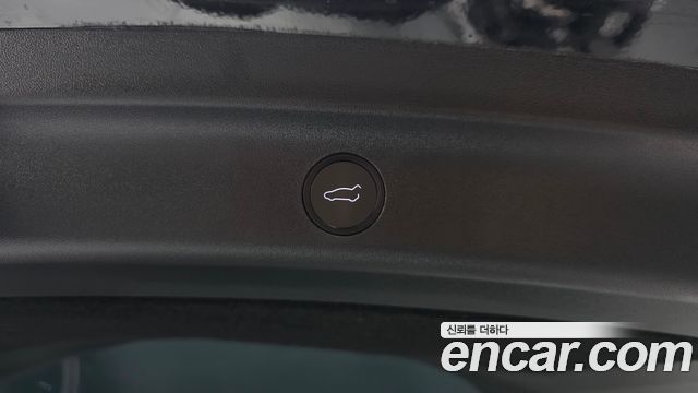 Tesla Model Y 2024 — photo 32