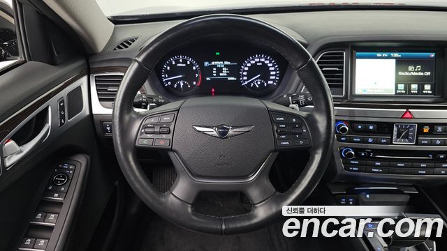 Genesis G80 2017 — photo 19