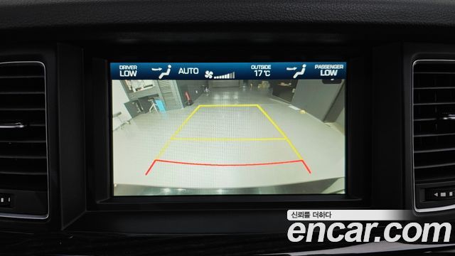 Genesis G80 2017 — photo 21