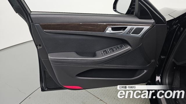 Genesis G80 2017 — photo 14