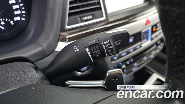 Genesis G80 2017 — photo 27